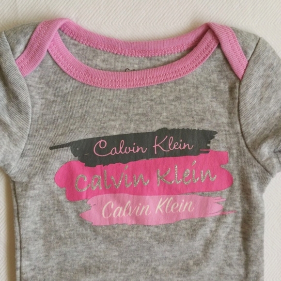 calvin klein 2-pack graphic bodysuit diaper shirt bundle 0-3 months baby girl - Picture 2 of 6